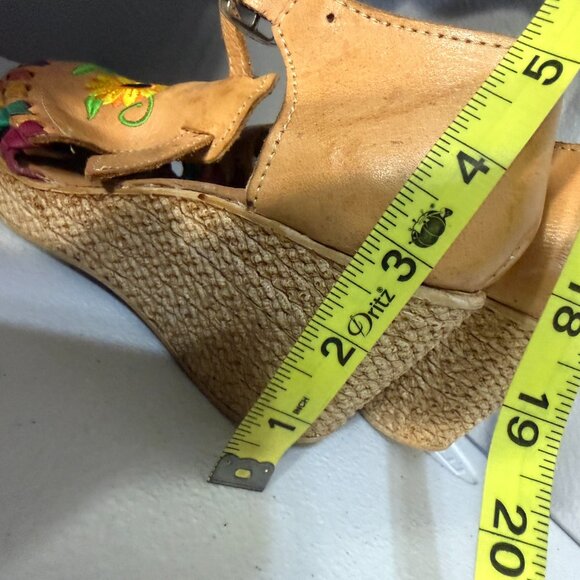 Handcrafted Mexican Leather Huaraches Wedge Sandals with Sunflower Embroidery 8 - Picture 7 of 8